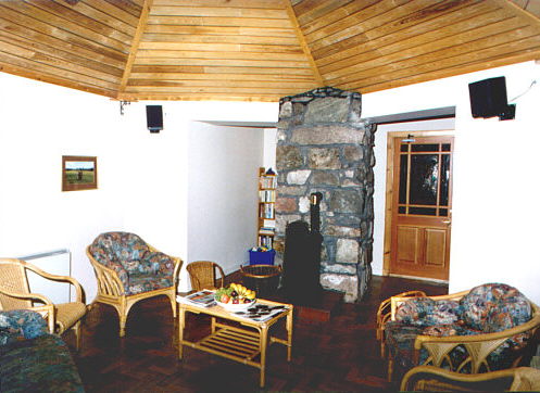 horsehouse001.jpg (48261 bytes)