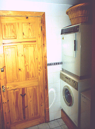 utility.jpg (49394 bytes)